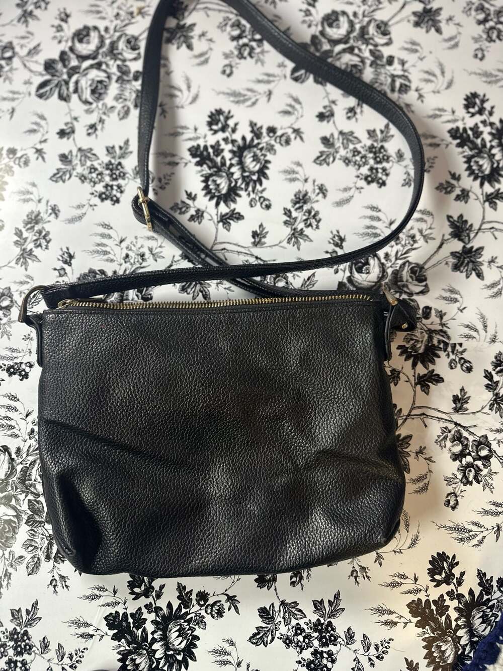 A New Day Black Pebbled Faux Leather Crossbody Bag - Picture 2 of 7